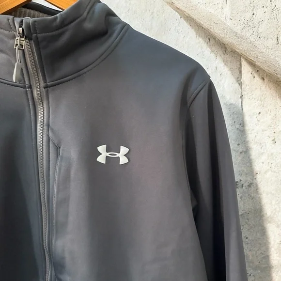 NWOT Men’s Under Armour Navy Blue Performance Zipped Jacket! Medium! - Picture 6 of 9